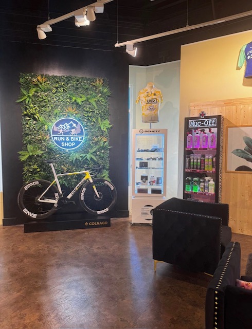 Vélos exposés au magasin